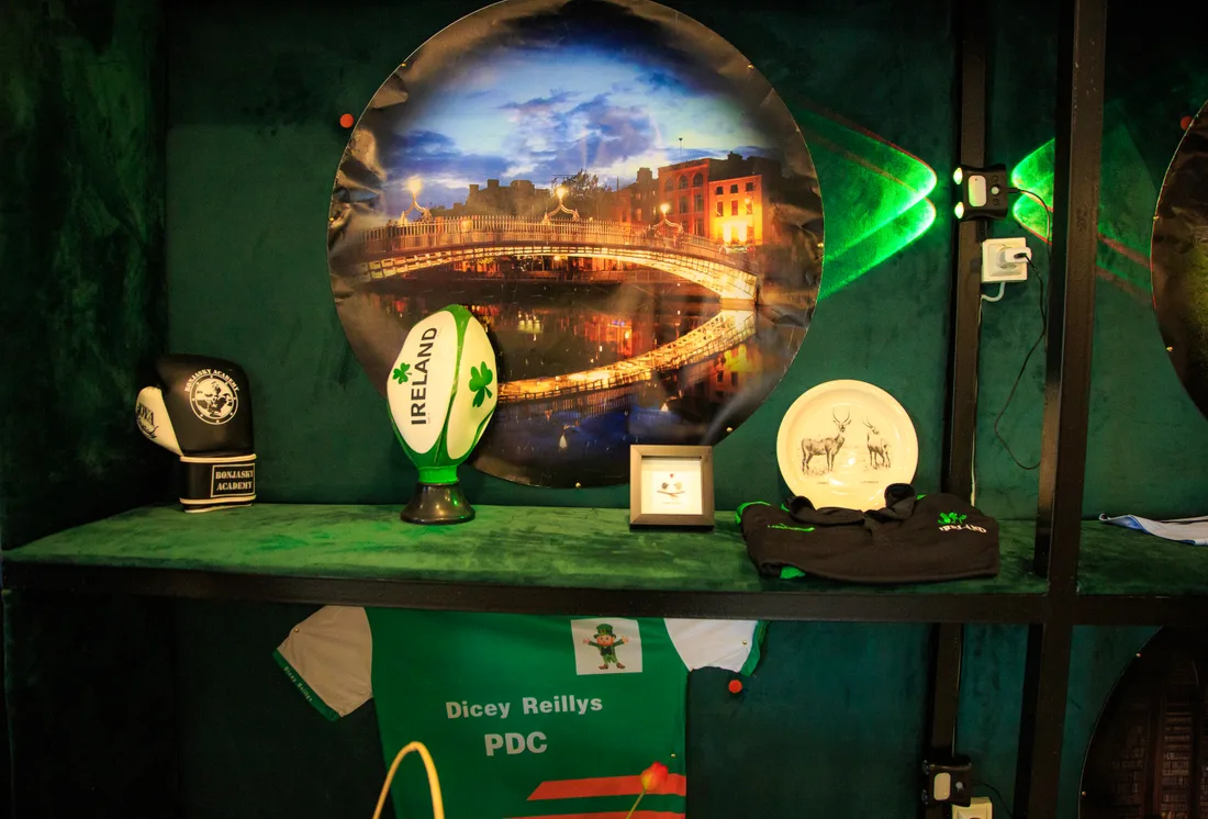 Décoration célébrant l’Irlande et la Côte d’Ivoire